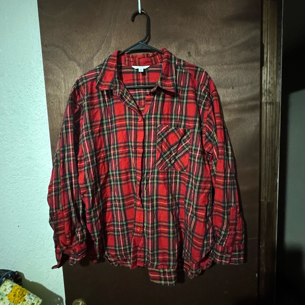 5/$15or 5.00 alone Women’s red plaid shirt